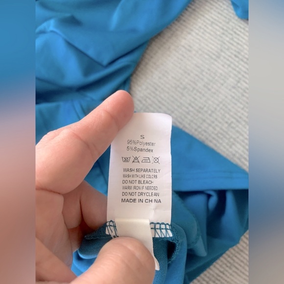 Elegant Blue Off-Shoulder Dress - Picture 3 of 3